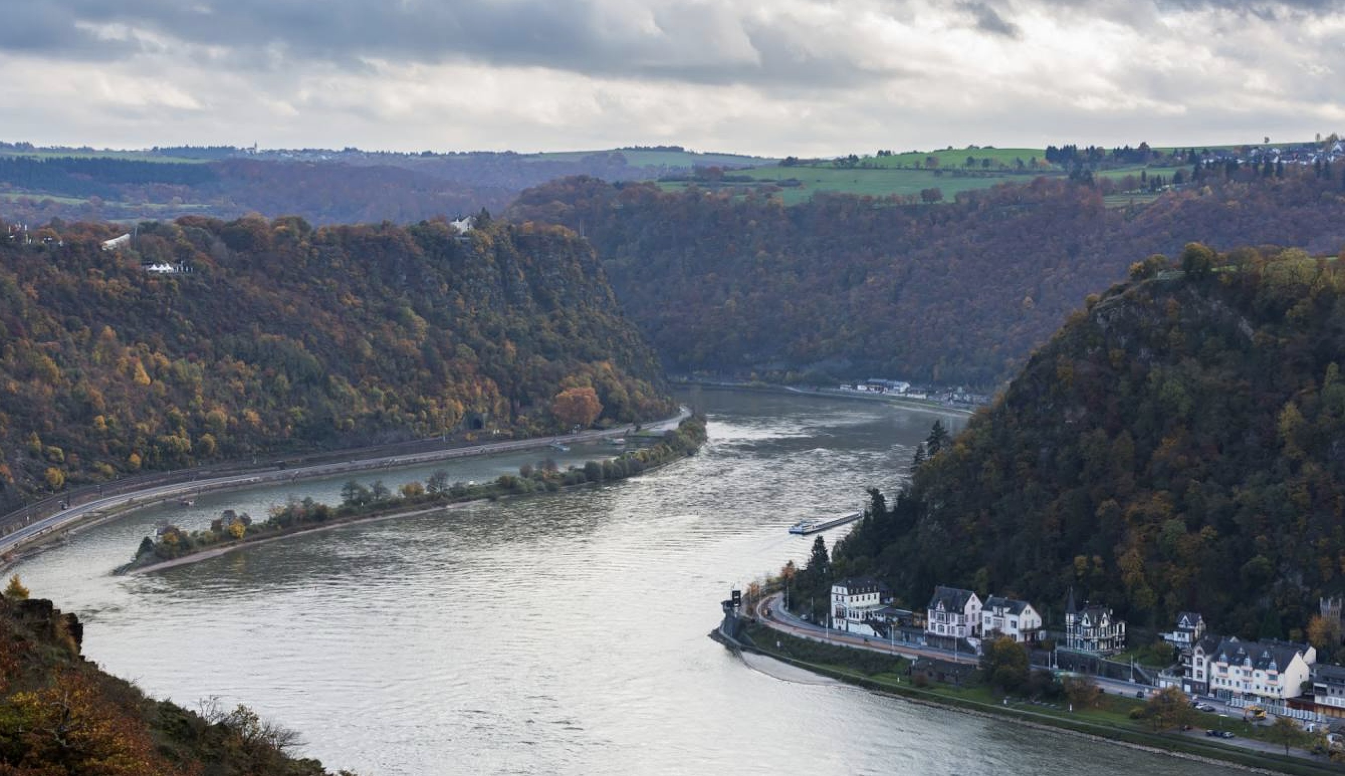 Der Loreley-Felsen am Rhein