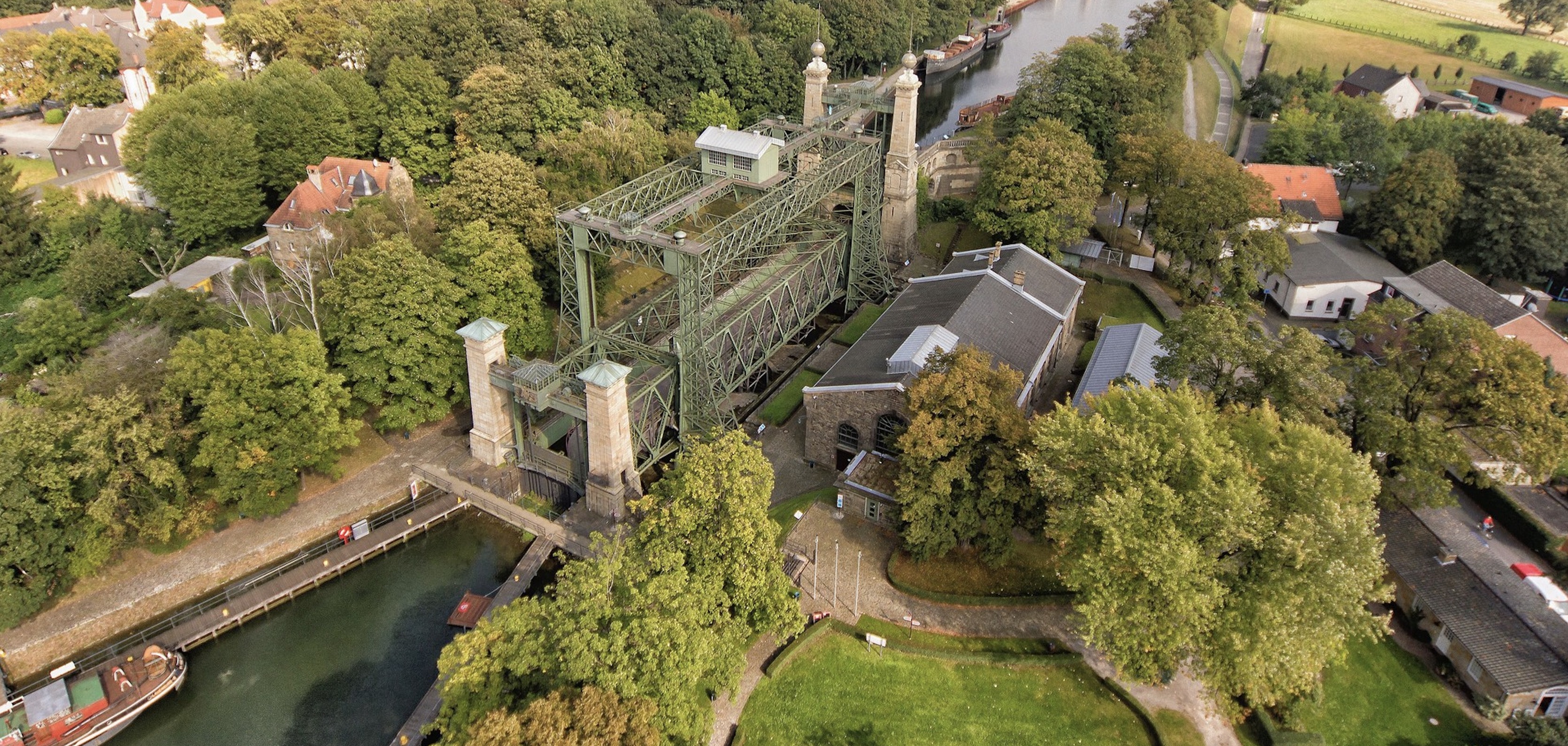 Luftbild des historischen Schiffshebewerks Henrichenburg am Dortmund-Ems-Kanal