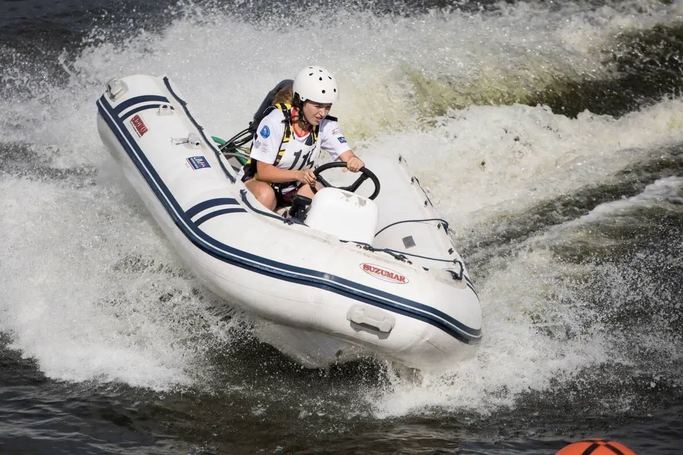 Schlauchbootslalom auf dem Neckar