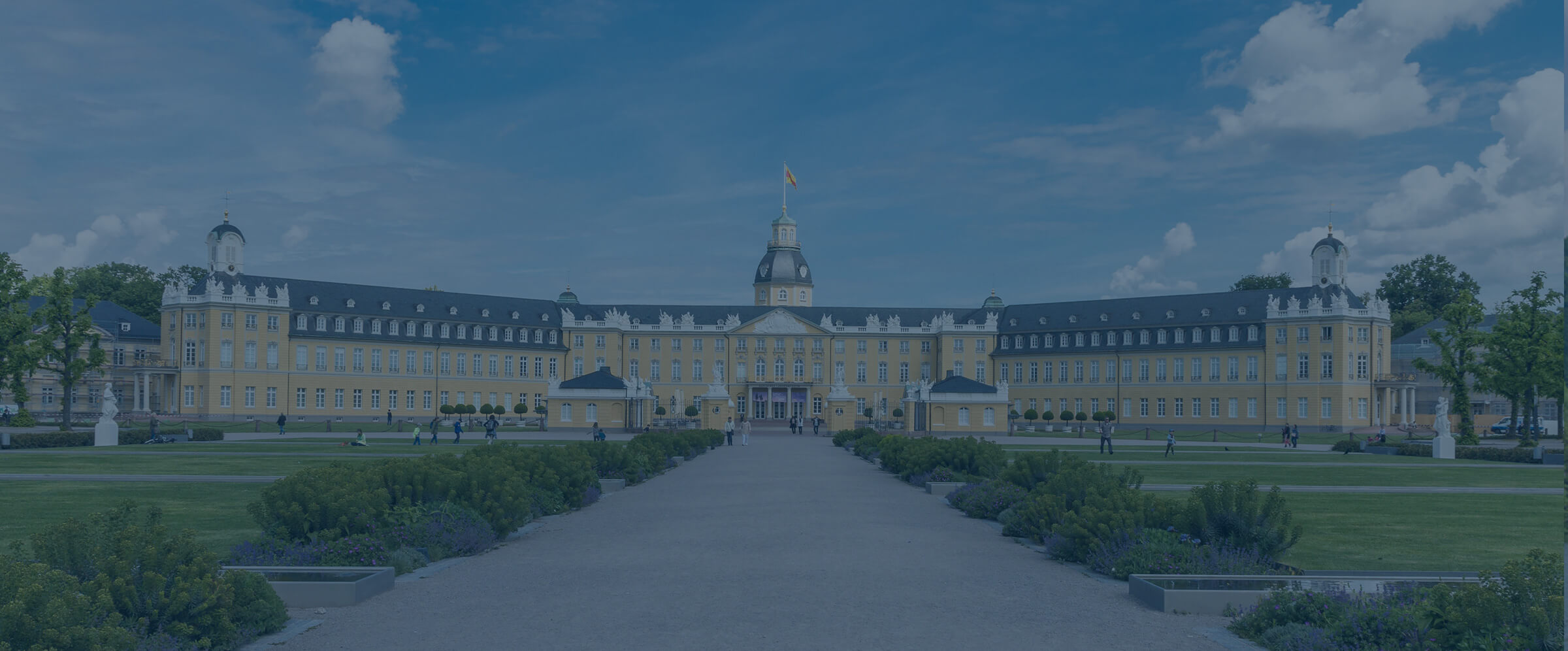 Das Karlsruher Schloss mit dem Schlossturm