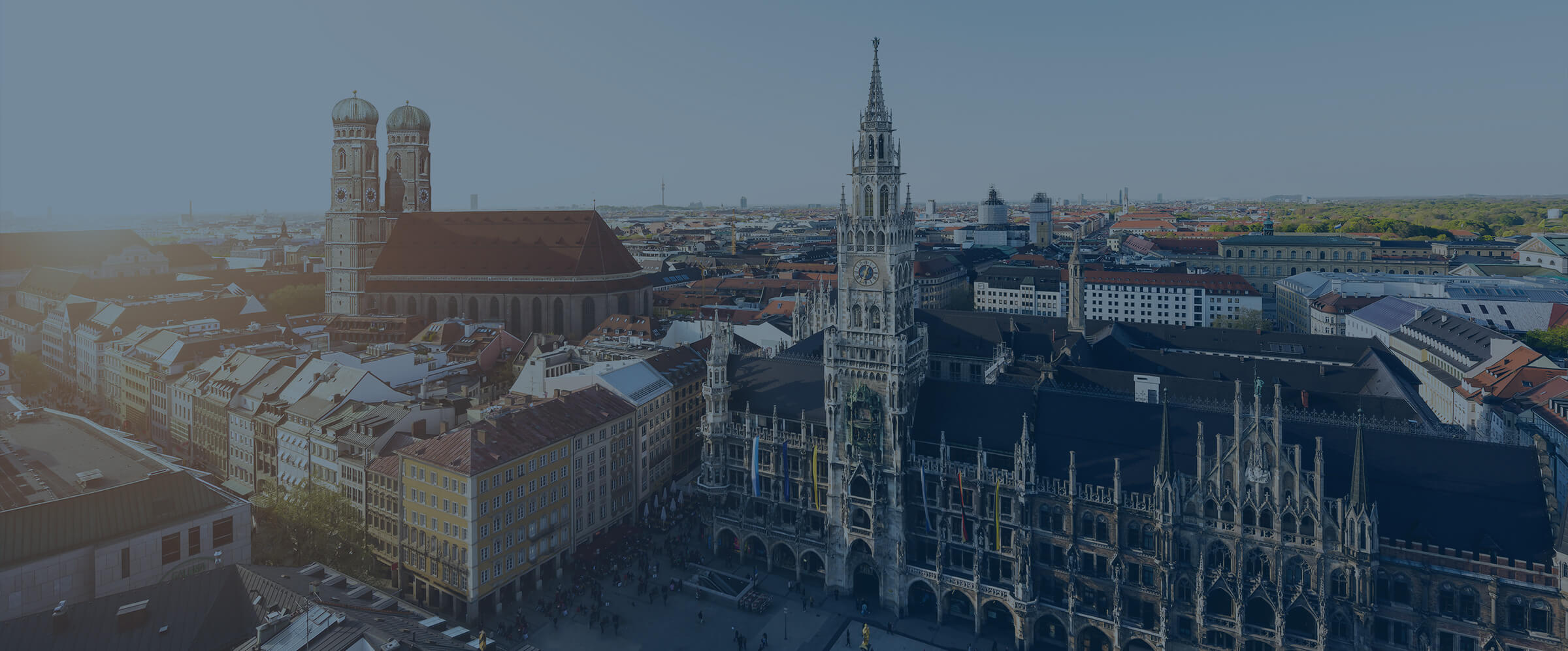 M&uuml;nchen mit Marienplatz, Frauenkirche und Neuem Rathaus